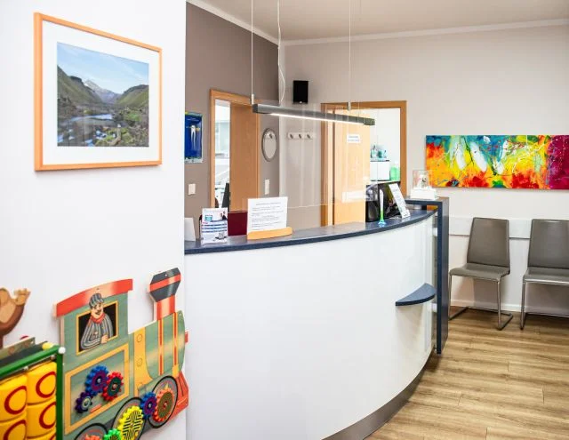 EQ Smile - Zahnarztpraxis -  Rezeption