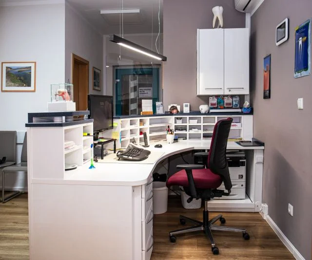 EQ Smile - Zahnarztpraxis -  Rezeption